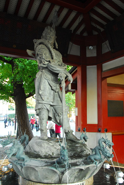 Statue above the ablution fountain, Sensō-ji Temple