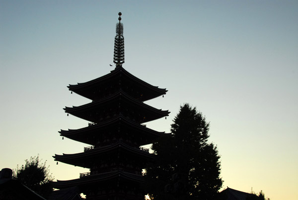 Silhouette of the Sensō-ji pagoda, Tokyo-Asakusa