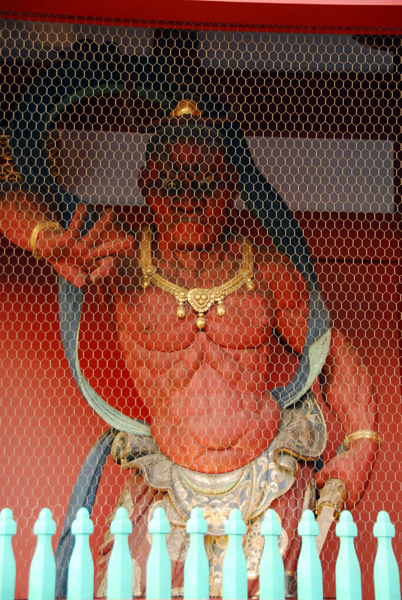 Misshaku Kongō (Ungyō) 吽形 on the left, a manifestation of the protector Bodhisattva Vajrapāṇi