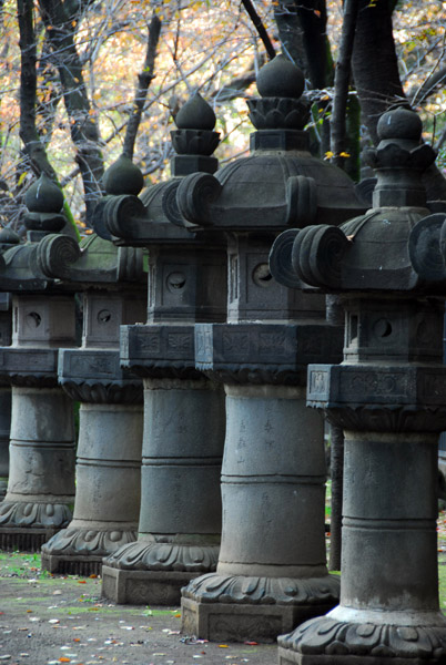 Line of stone lanterns, Ueno Park