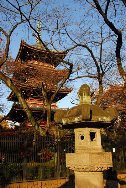 Stone lantern and Pagoda, Ueno Park