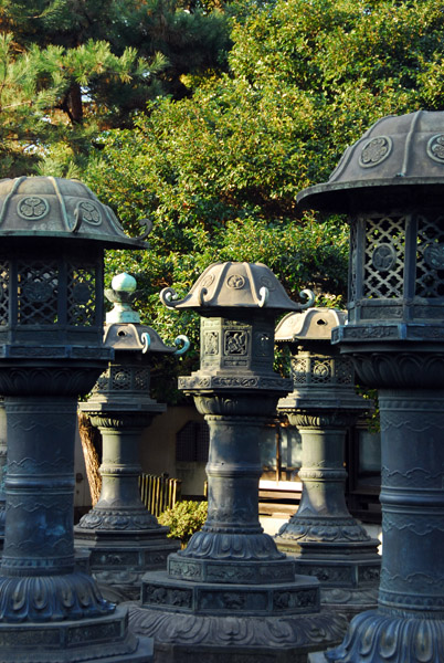 Stone lanterns, Ueno Park