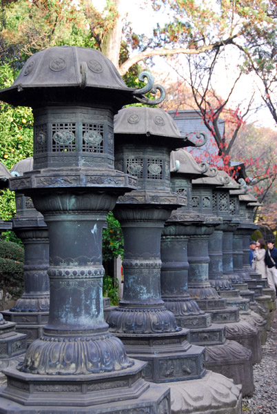 Stone lanterns, Ueno Park