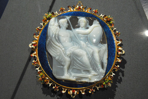 Emperor Caligula (37-41 AD) with the goddess Roma