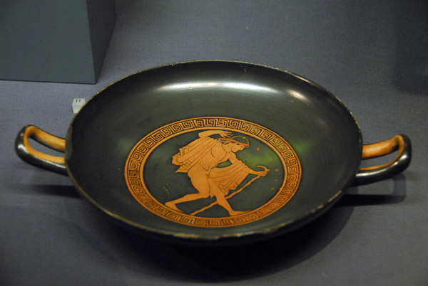 Red figured Attic dish with the figure of a youth, ca 480 BC