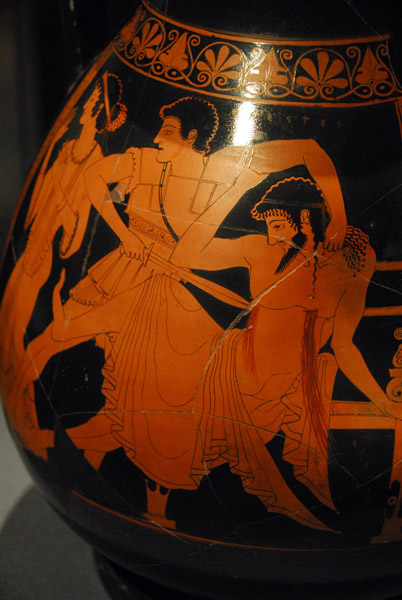 Skyphos showing Orestes killing Aigisthos, the lover of his mother Klytaimnestra, ca 490 BC