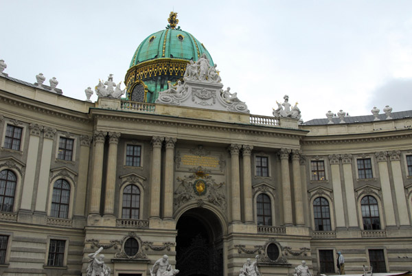 Michaelerplatz, Hofburg