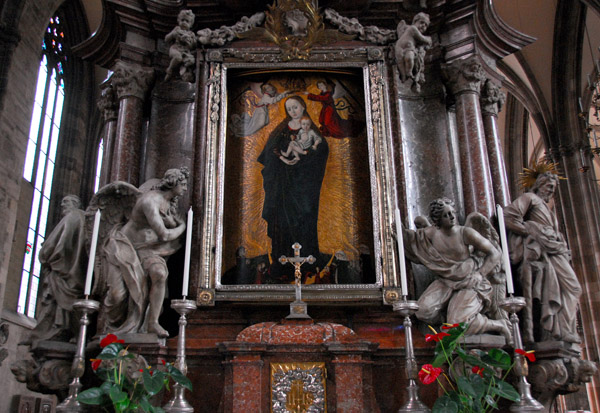 Der Alta Frauenaltar, 1693, with a 1493 painting of Mary