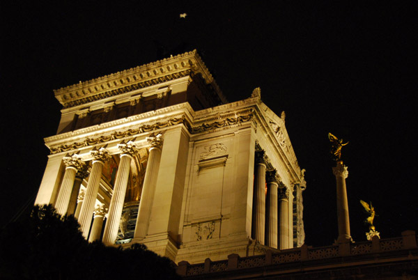 Victor Emmanuel Monument at night