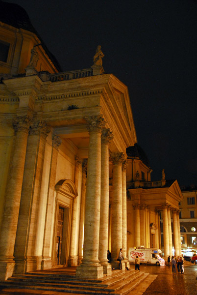 Piazza del Popolo at night