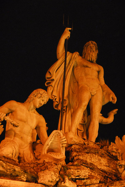 Neptune, Piazza del Popolo at night