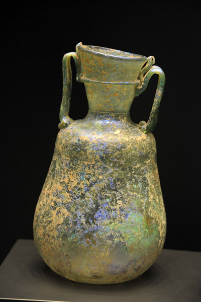 Amphora of blown glass, Roman 200-300 AD