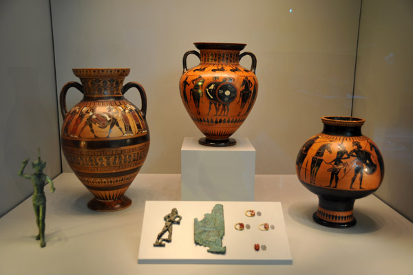 Various objects with military scenes, Getty Villa