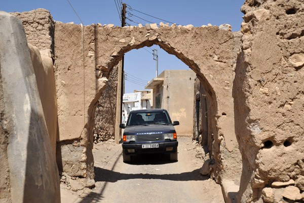 ...not the easiest place to drive...old town Ibri