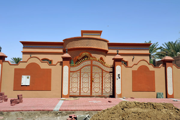 Villa, Al Araqi