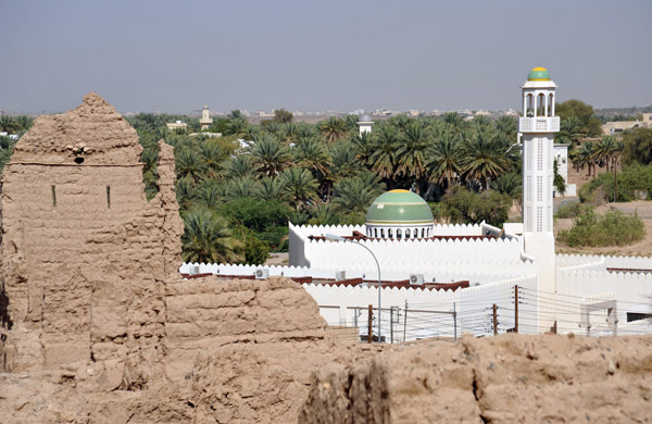 Mosque with the ruins of Al Selaif