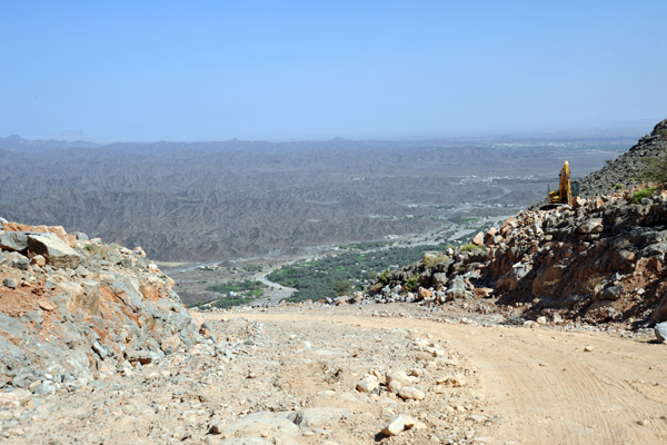 The new road over the mountain past Sint and Sant, Oman