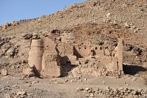 Ruined fort at Al Dabaniyah, outside Al Hamra