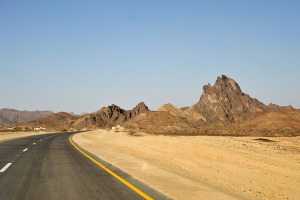 We're looking to get on Off-road Oman Explorers The Chains route from the Rustaq-Ibri Road