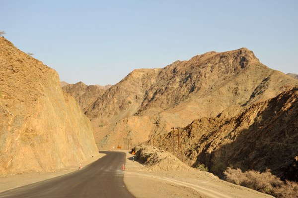 Oman Route 9 newly paved