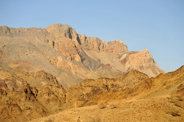 Mountains along Oman Route 9