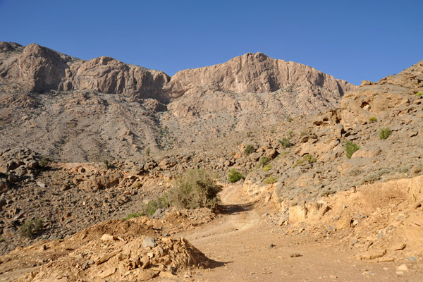 A rough side track leading off the Jabal Shams Road