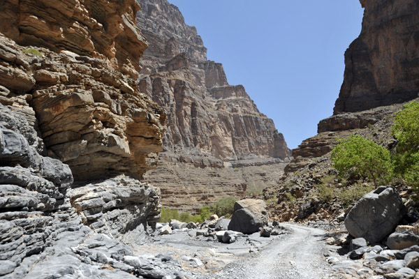 1000m cliffs, Wadi An Nakhur
