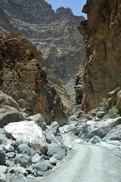 Driving back through Wadi An Nakhur
