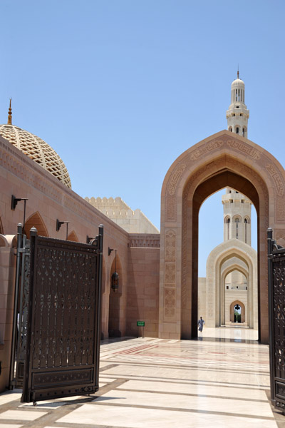 Entrance, Sultan Qaboos Grand Mosque
