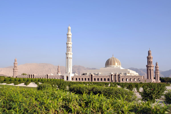 Sultan Qaboos Grand Mosque from Al Sultan Qaboos Street, the main highway leading from the airport and the UAE to central Muscat