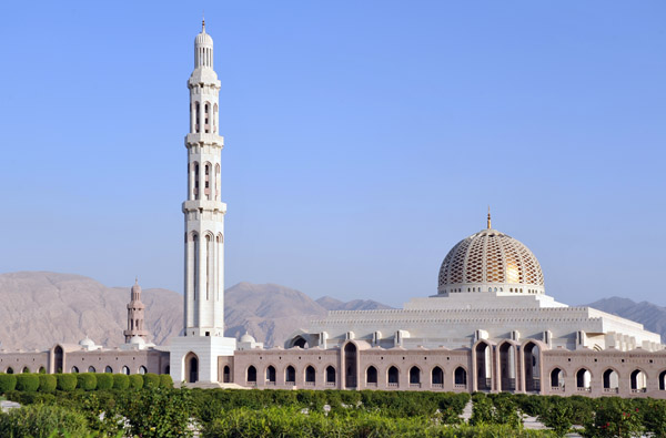 Sultan Qaboos Grand Mosque can accommodate 20,000 worshippers