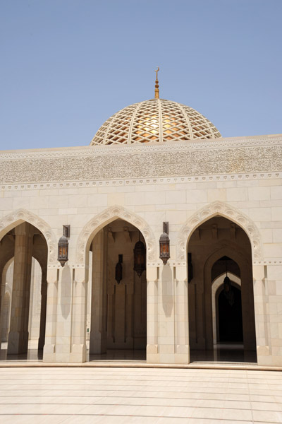 Arcade and dome, Sultan Qaboos Grand Mosque
