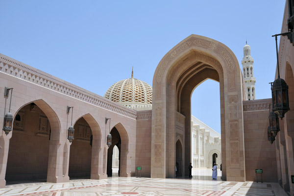 Sultan Qaboos Grand Mosque, main entrance