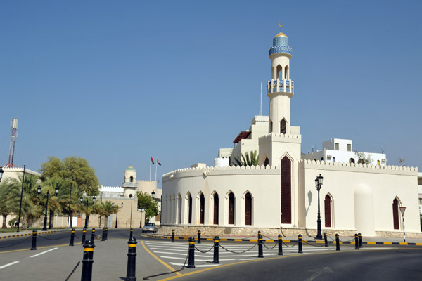 Prominent mosque in Muscat, Al Saidiya Street at Sultan Bin Ahmed Street