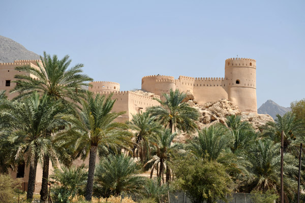 Nakhl Fort from across the wadi