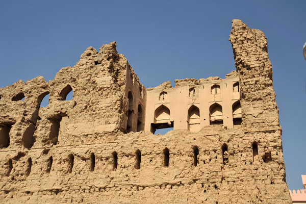 Ruins of a large traditional house in Rustaq