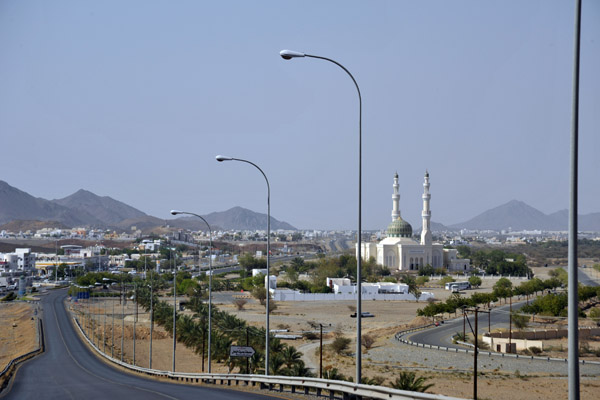 Road leading to the main roundabout, Rustaq