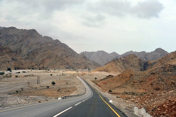 Paved road near Dibba