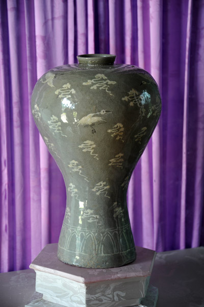 Mae-byeong (male) vase from the Koryo Dynasty