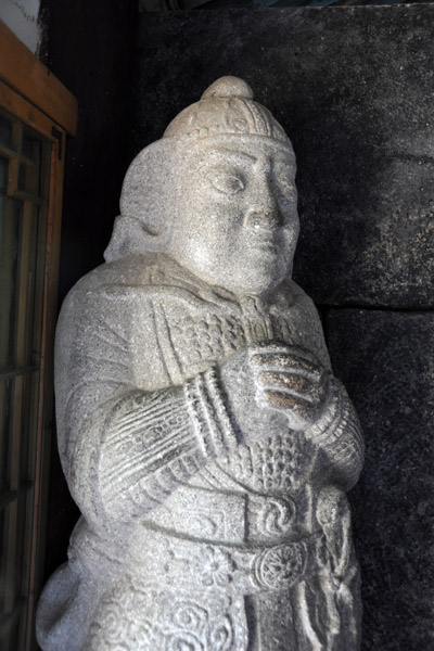 Sculpture from a royal tomb, Koryo Museum