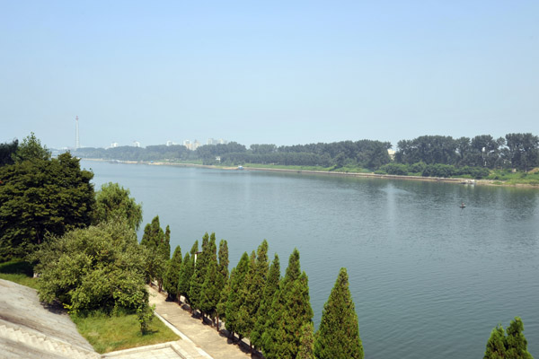 Taedong River from the Yanggakdo International Hotel