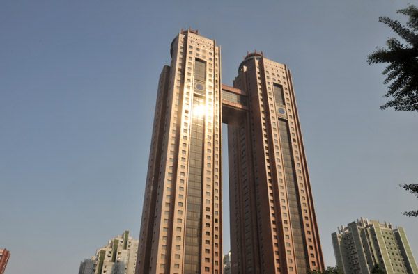 Sun reflecting off the Koryo Hotel, Pyongyang