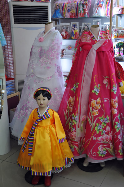 Traditional Korean dresses, Minye Handicrafts Exhibition Hall