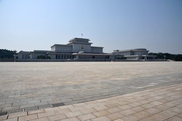 Kumsusan Memorial Palace - Lenin, Mao and Ho Chi Minh's mausoleums are nothing compared to this