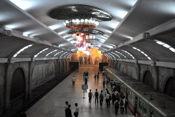 Pyongyang Metro - Puhung (Revitalization) Station