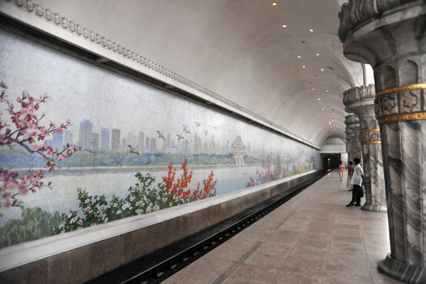 Platform of the Yongwang Station, Pyongyang Metro