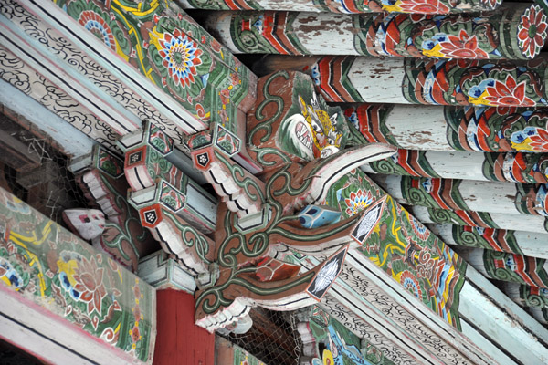 Ornate carved beams, Pohyon Temple