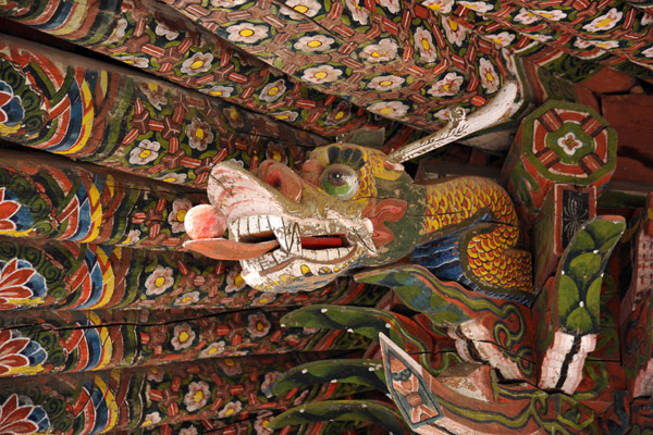 Beam carved in the shape of a dragon, Kwanum Hall