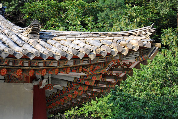 Roof of the Kwanum Hall, Pohyon Temple