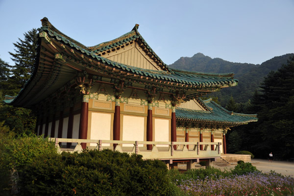 Archive of Buddhist Scriptures, a post-Korean War library, Pohyong Temple